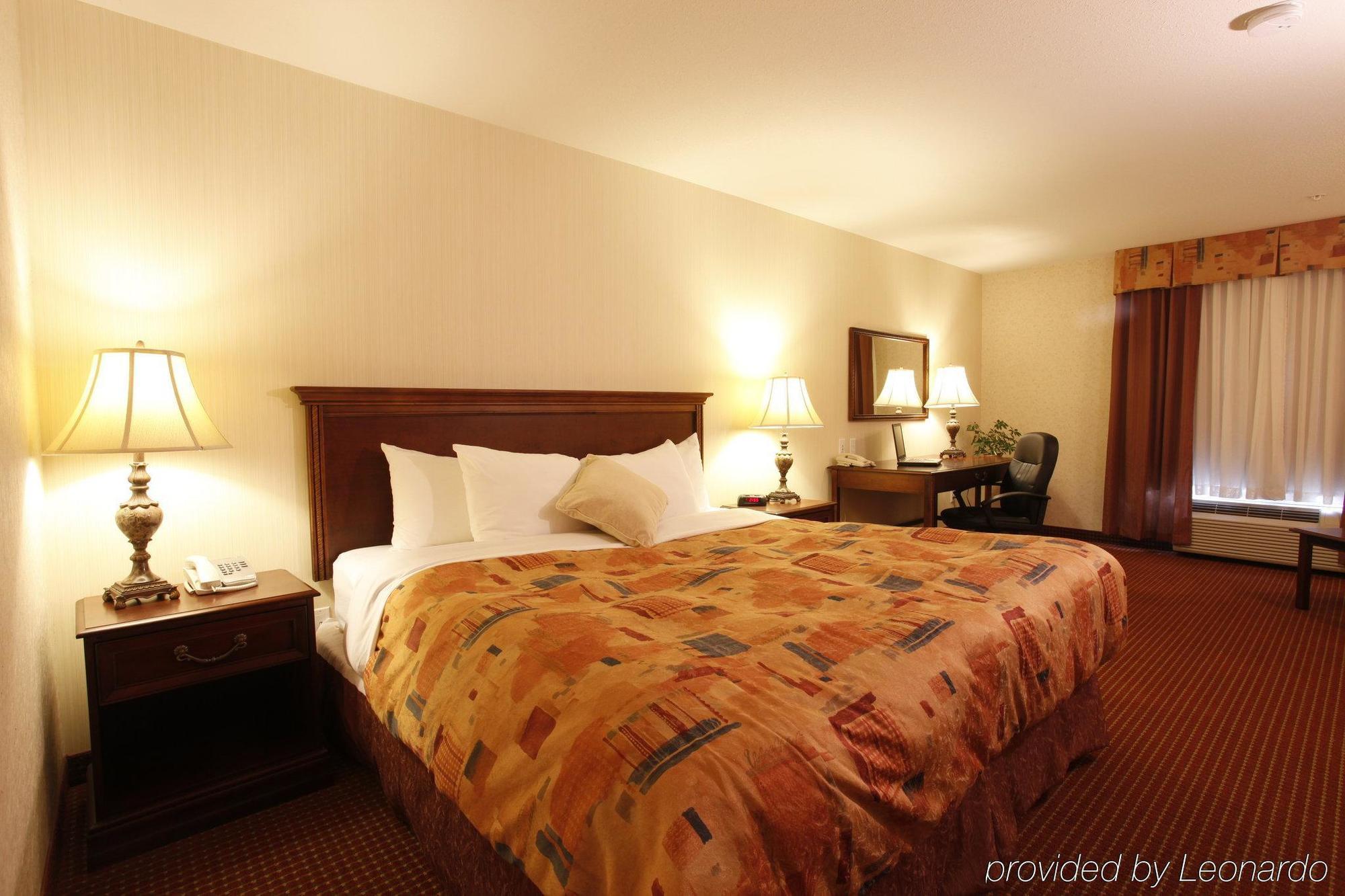 Pomeroy Inn And Suites Chetwynd Экстерьер фото