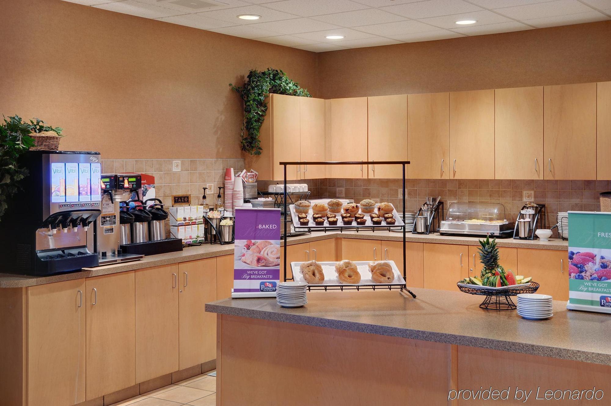 Pomeroy Inn And Suites Chetwynd Экстерьер фото