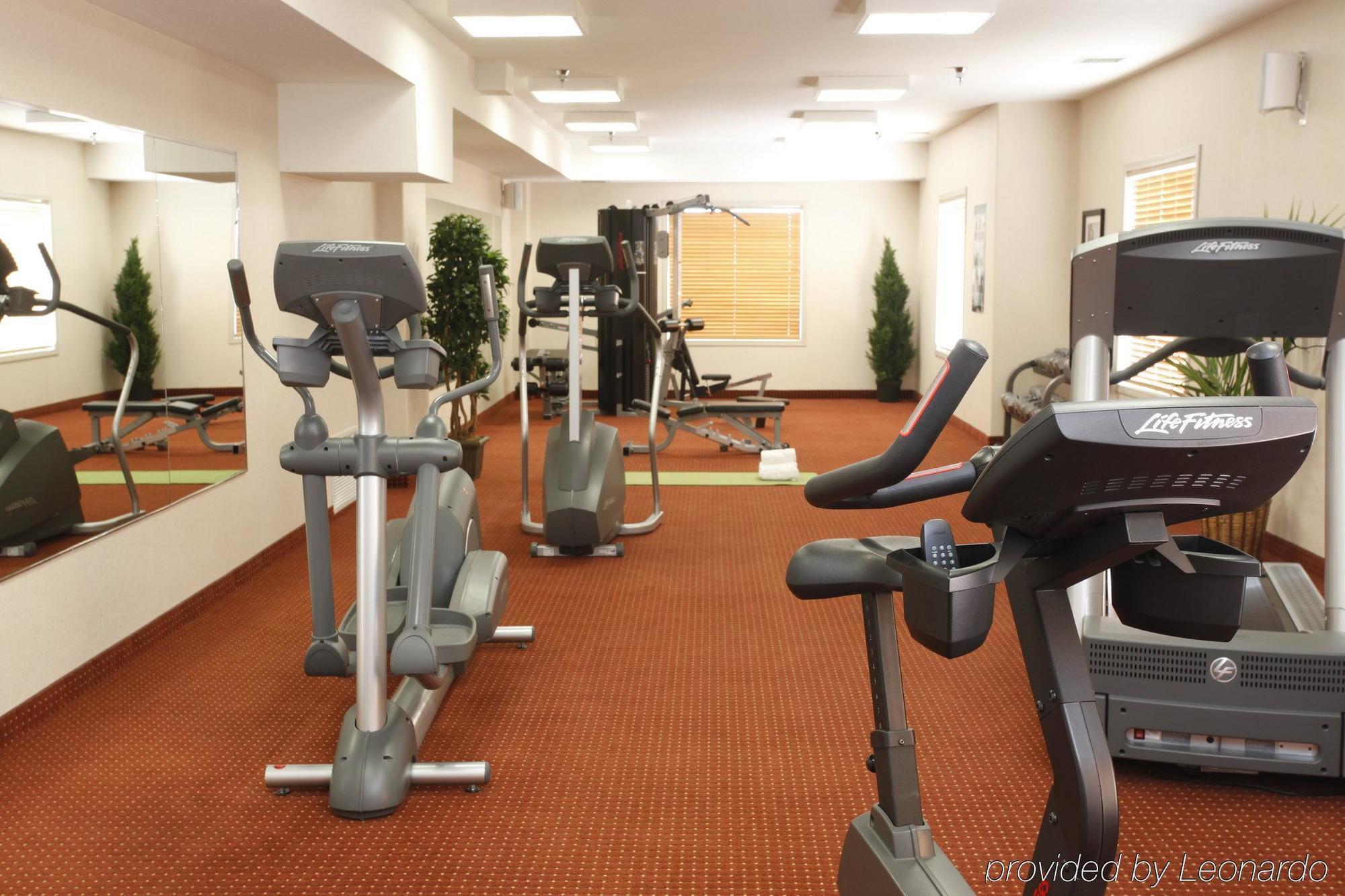 Pomeroy Inn And Suites Chetwynd Экстерьер фото