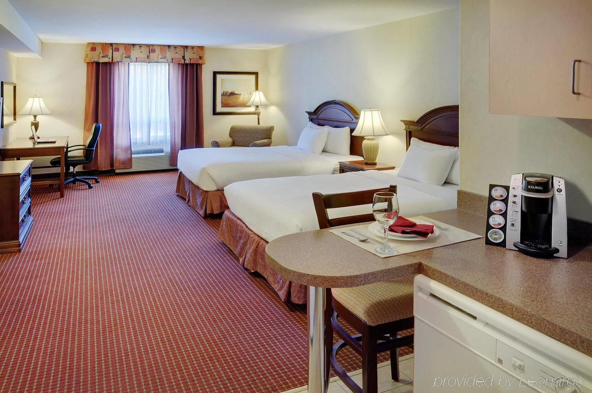 Pomeroy Inn And Suites Chetwynd Экстерьер фото