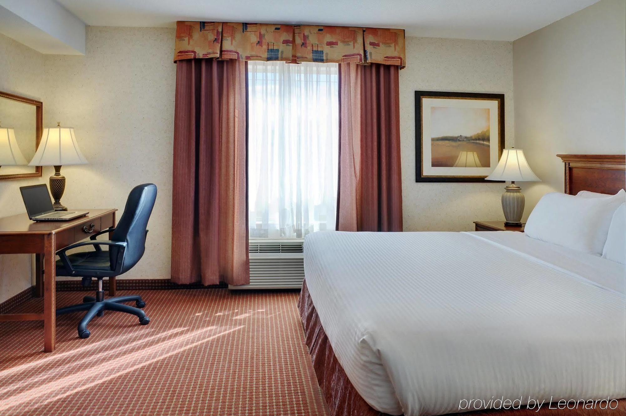 Pomeroy Inn And Suites Chetwynd Экстерьер фото