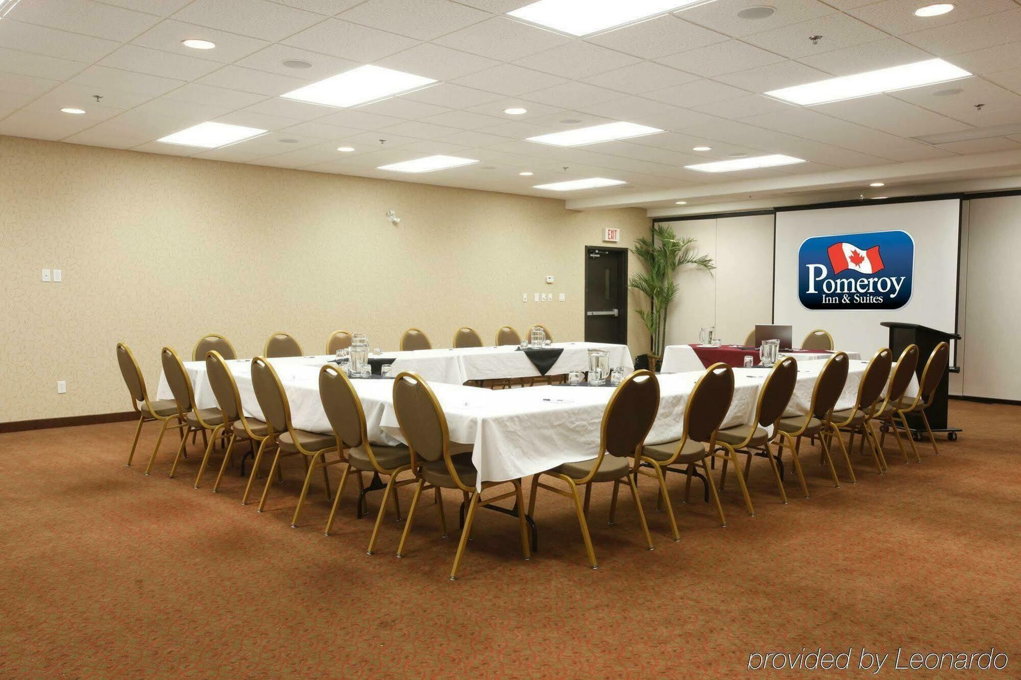 Pomeroy Inn And Suites Chetwynd Экстерьер фото